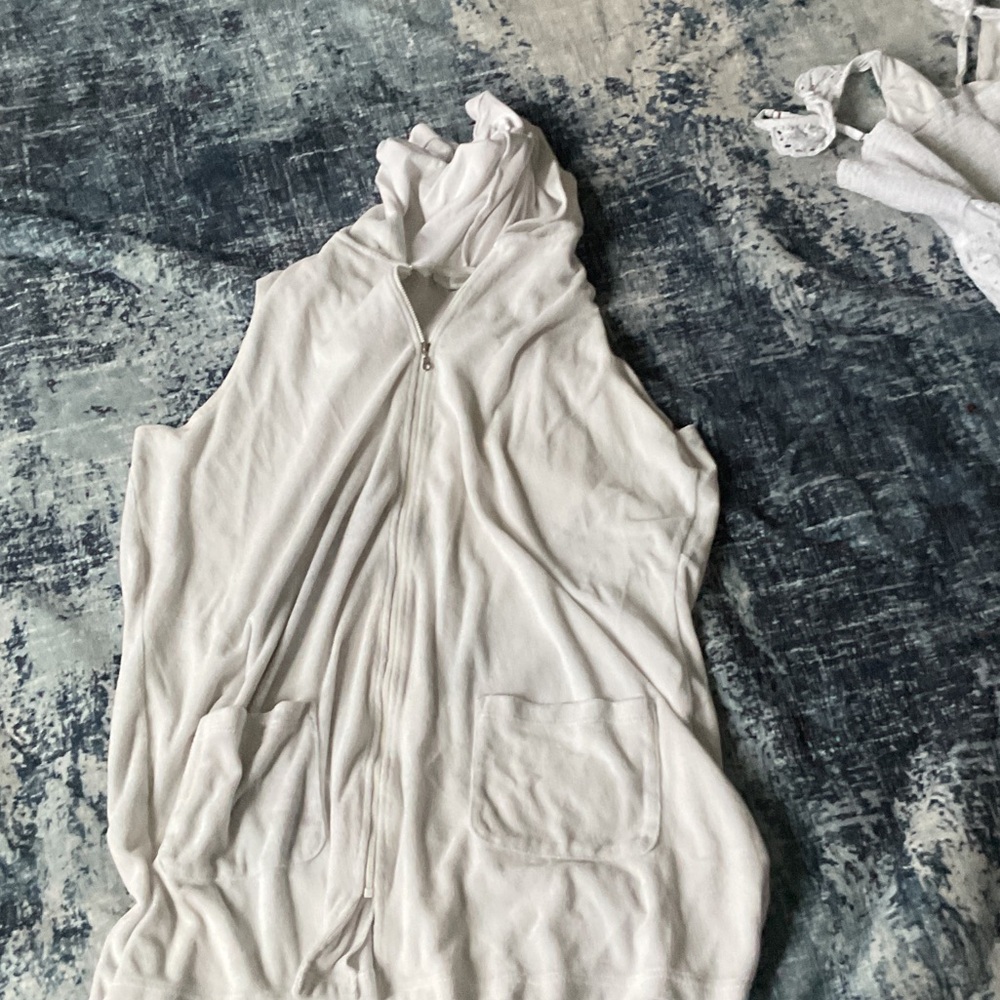 Venezia Sport White Zip-Up Vest